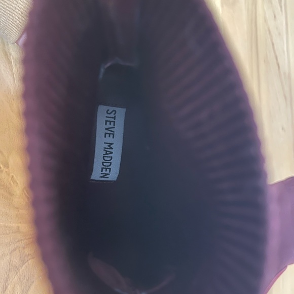 Steve Madden Remy | Block Heel Suede Sock Bootie | Burgandy 7.5 - Picture 5 of 6